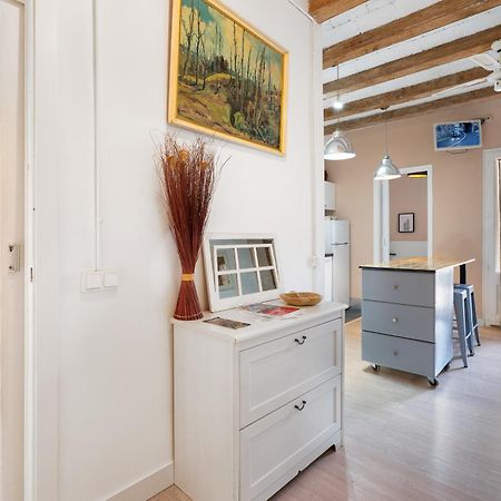 Apartament Fridays Flats Retro Chic In Poble Sec Barcelona Zewnętrze zdjęcie