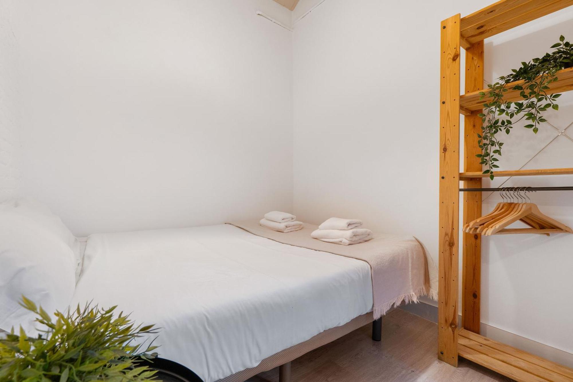 Apartament Fridays Flats Retro Chic In Poble Sec Barcelona Zewnętrze zdjęcie