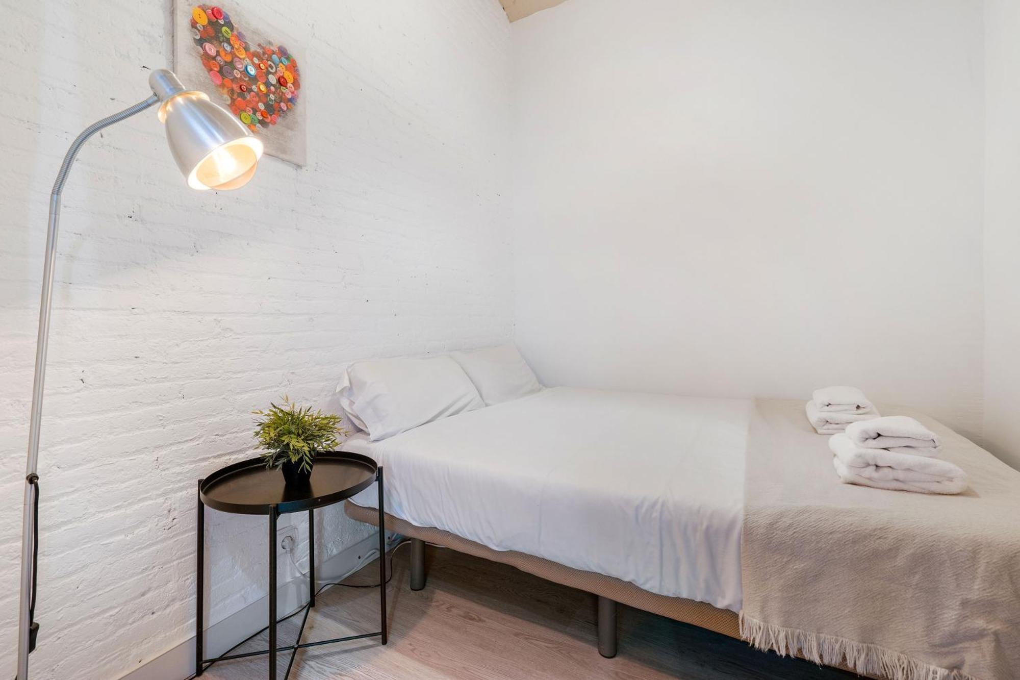 Apartament Fridays Flats Retro Chic In Poble Sec Barcelona Zewnętrze zdjęcie